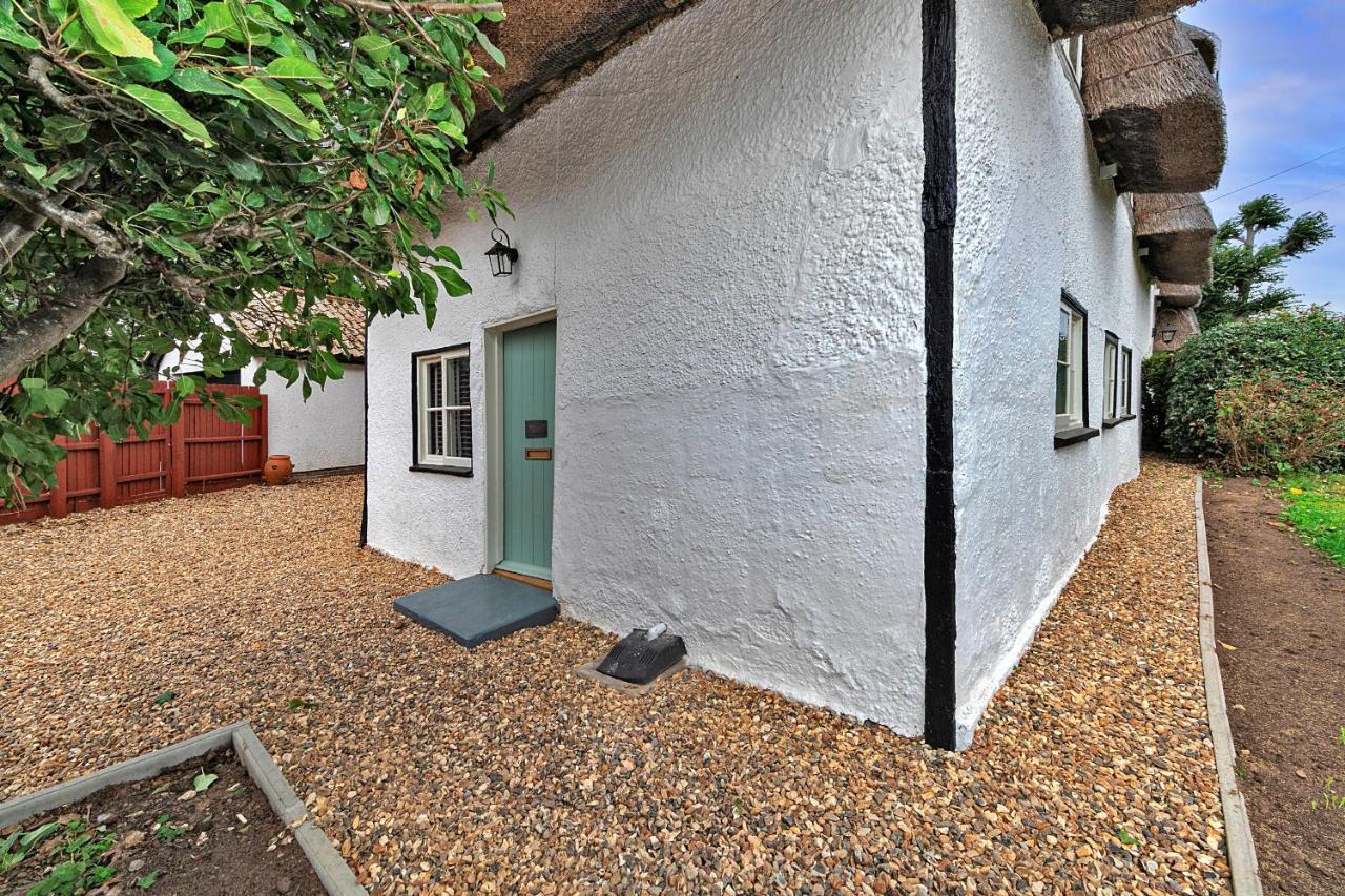 Finest Retreats - Chocolate Box Cottage Potton Bagian luar foto